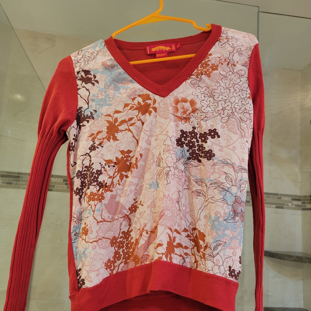 Floral V-Neck Sweater - Red